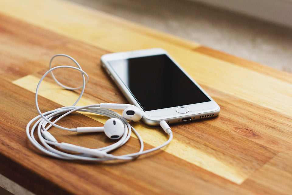 12 BEST PODCASTS ABOUT RELATIONSHIPS